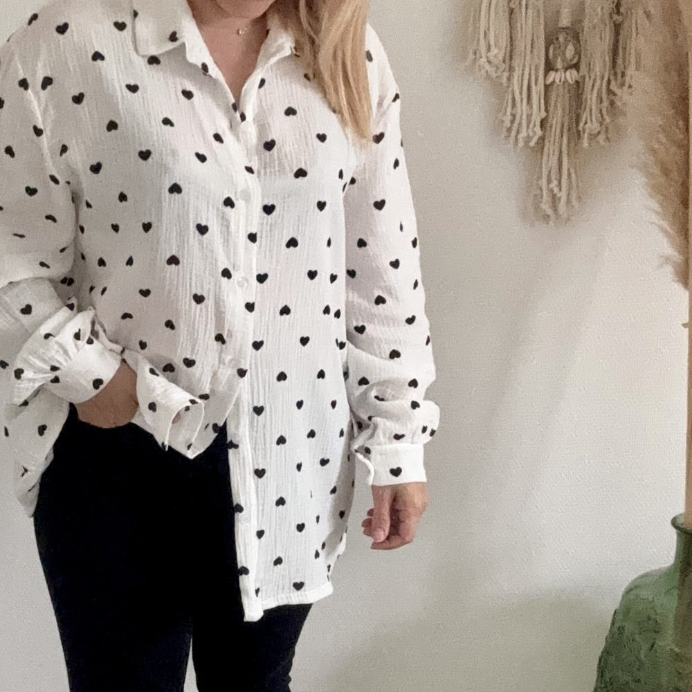 
                      
                        Chemise coeur noir
                      
                    