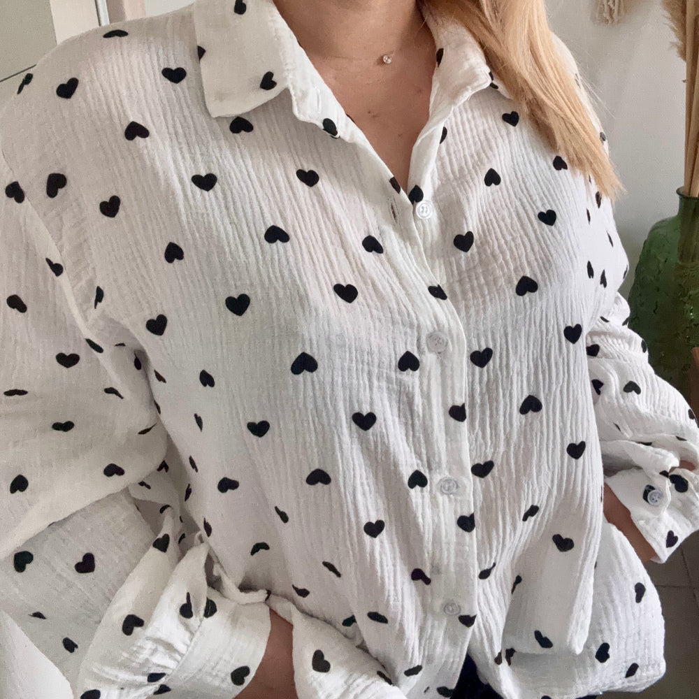 
                      
                        Chemise coeur noir
                      
                    