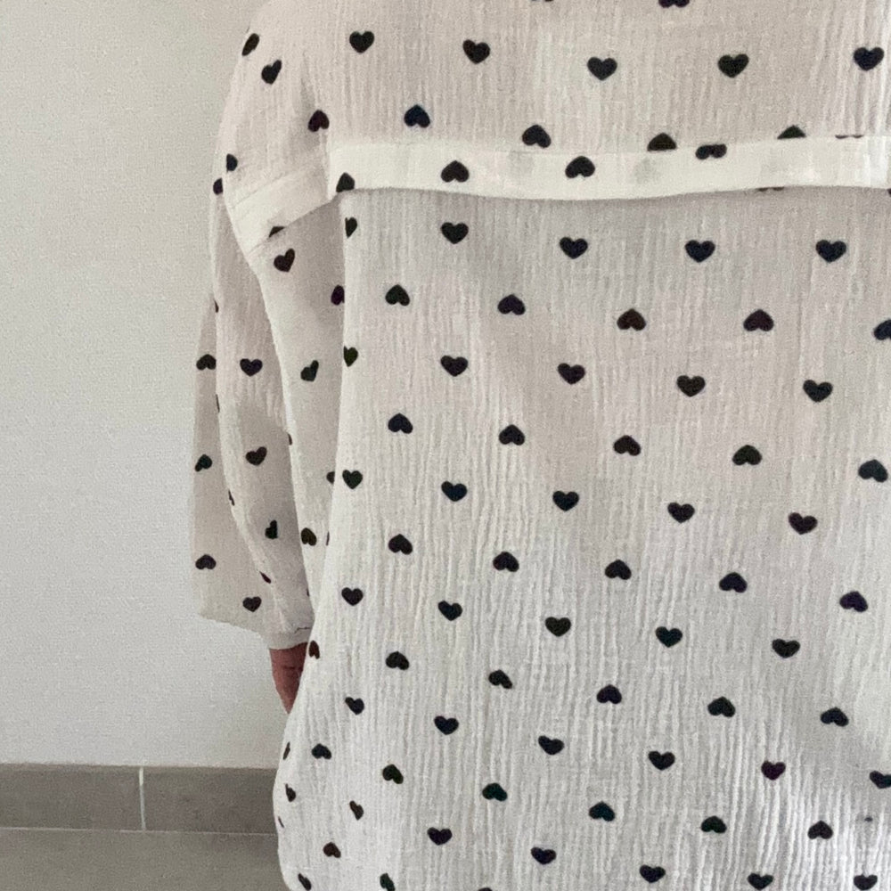 
                      
                        Chemise coeur noir
                      
                    